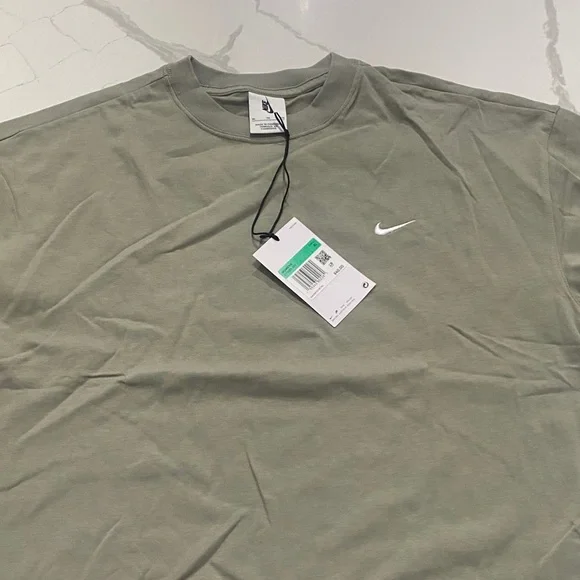 Nike Women's Olive Short Sleeve Tee - Picture 1 of 3